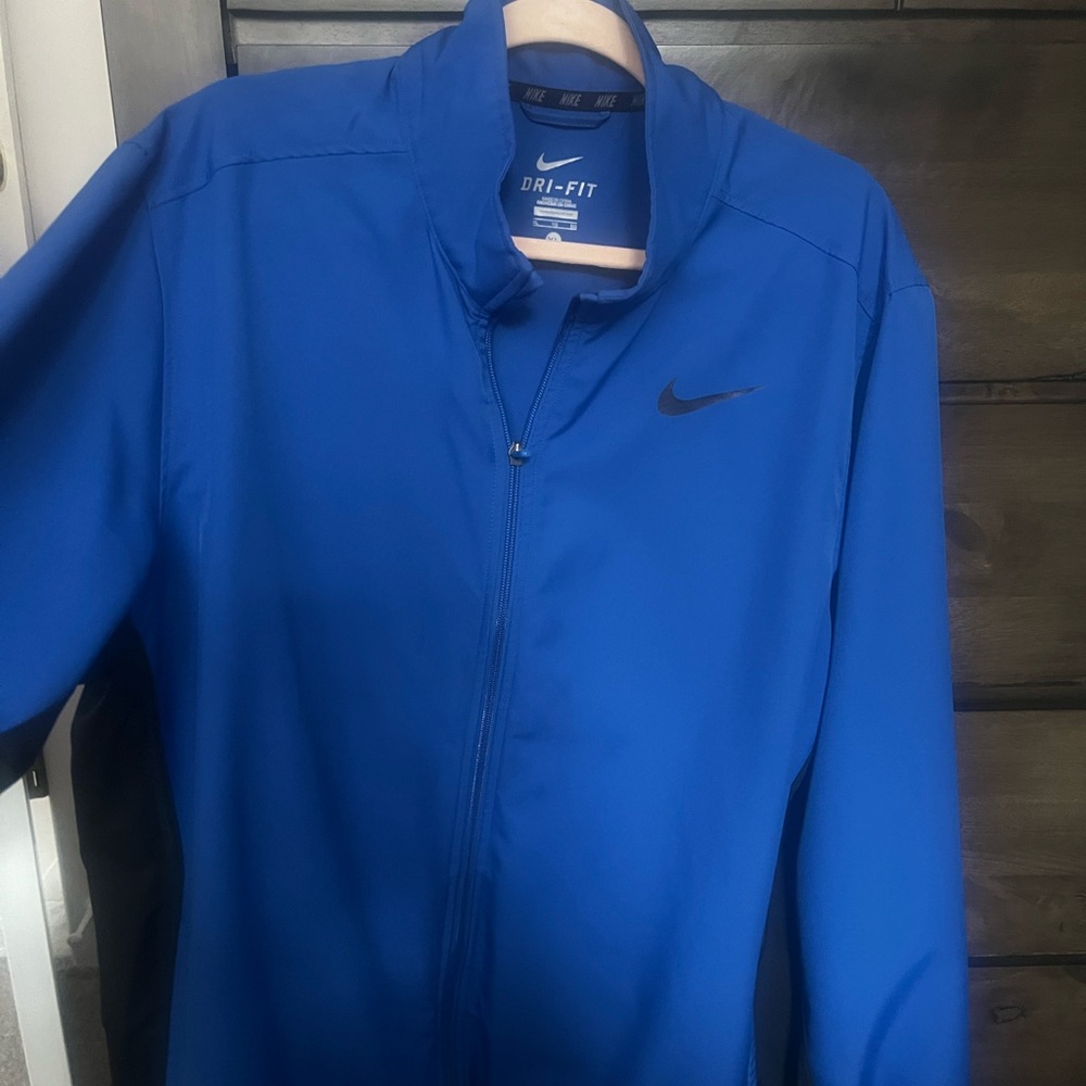 Nike Men's Vibrant Blue Windbreaker